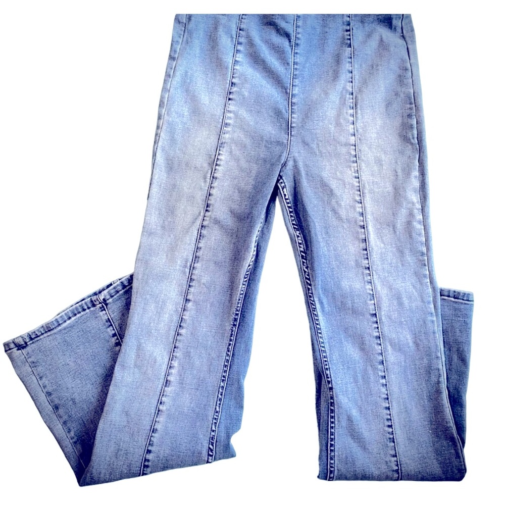 Free People Penny Pull on Flare Leg. NWOT - Sz 31